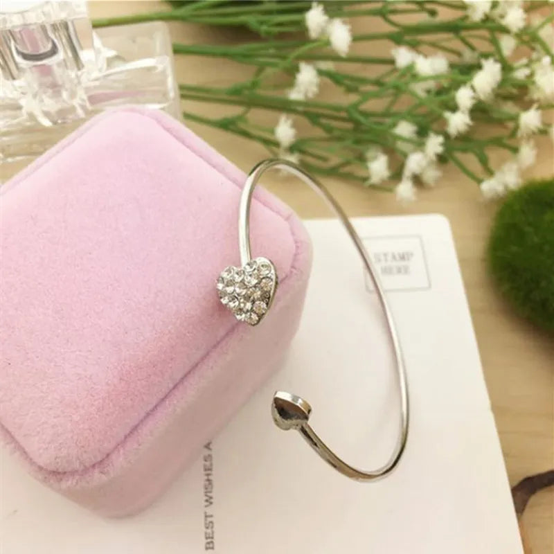 Pulsera Con Apertura De Puño Brazalete Con Doble Corazón De Cristal Ajustable