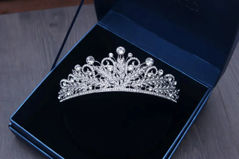Corona De Tiara Nupcial Con Dijes Diamantes De Imitación De Cristal