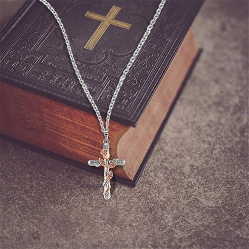 Collar con colgante clásico de aleación de Jesús para mujer y niña, colgante Vintage de Cruz rosa, adornos religiosos góticos 1