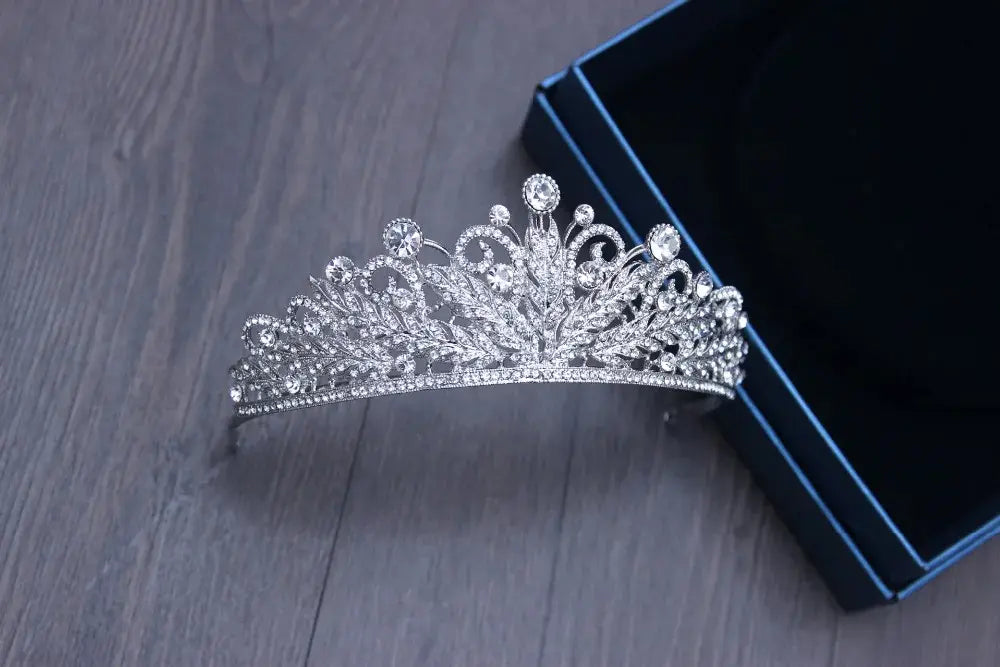 Corona De Tiara Nupcial Con Dijes Diamantes De Imitación De Cristal