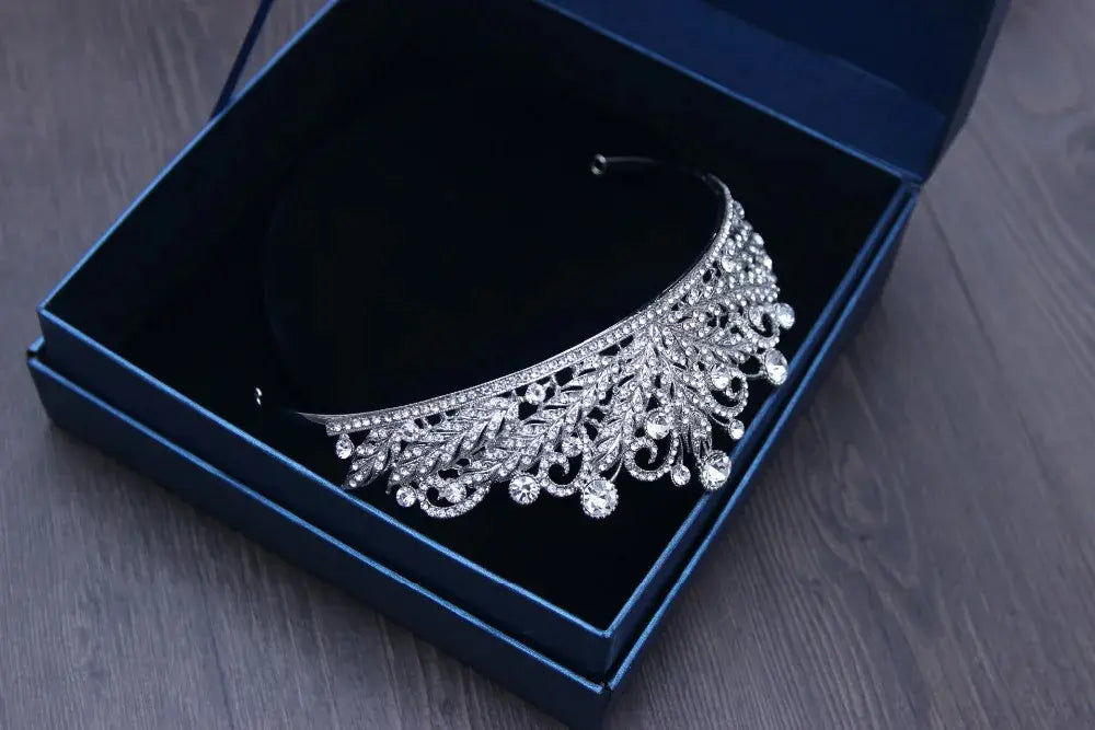 Corona De Tiara Nupcial Con Dijes Diamantes De Imitación De Cristal