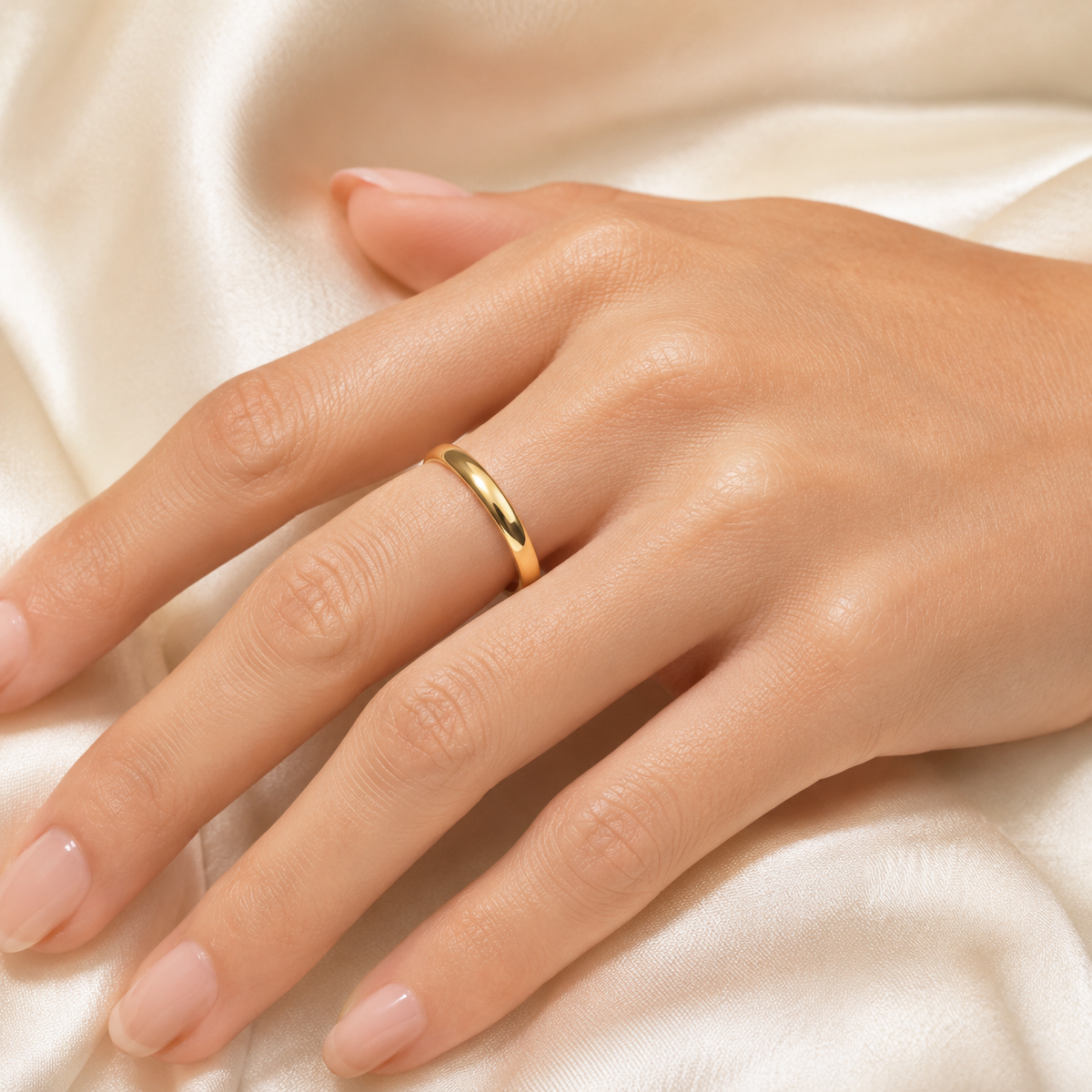 Anillo Dorado Clásico Esencia