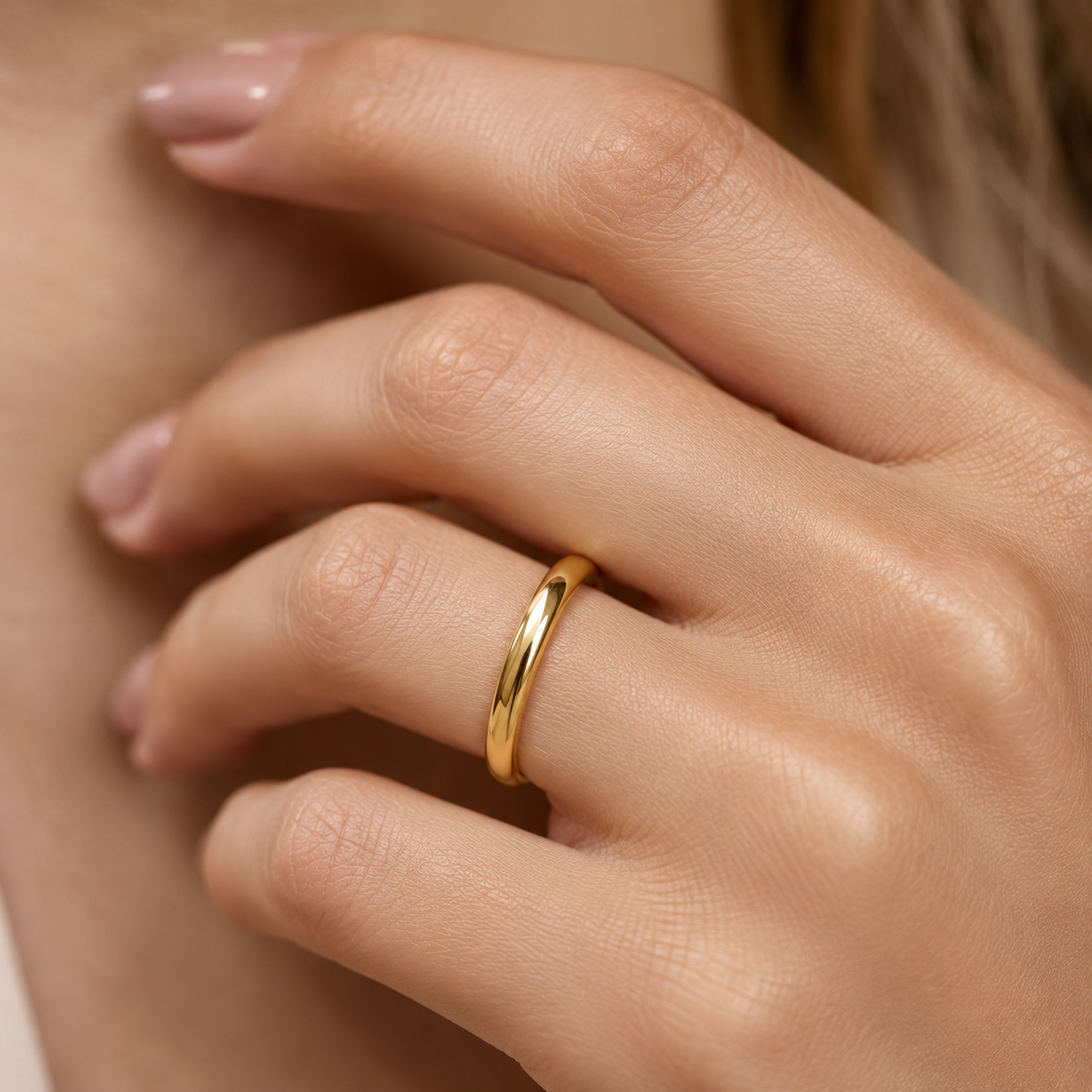 Anillo Dorado Clásico Esencia